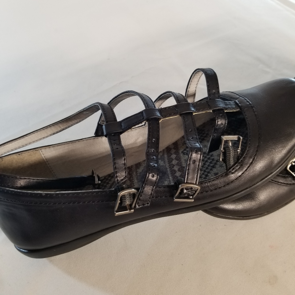 Bare Traps Walter Woman Shoe Sz 9M Black Strappy Buckles Mary Jane Flats Sandal - Picture 6 of 8